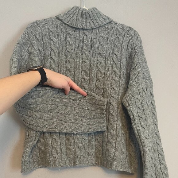 Abercrombie & Fitch Cable Knit Gray Sweater, Small - Picture 3 of 4